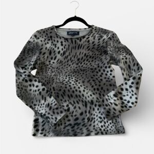 Jones New York Signatura Animal print long sleeves shirt size small